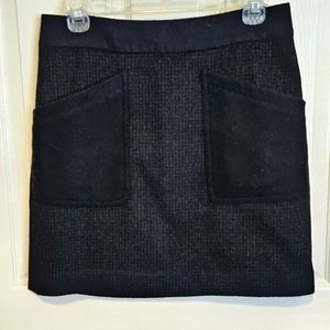J. Crew | Dark Gray wool skirt | slight pattern, zipper closure | Size 2